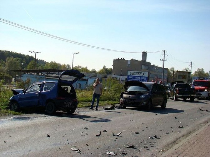 Zdjęcie w galerii na portalu naszwodzislaw.com: Poważny wypadek na ulicy Marklowickiej wiadomości z regionu