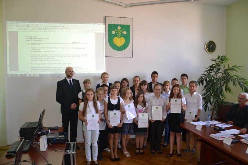 Zdjęcie w galerii na portalu naszwodzislaw.com: Najwybitniejsi uczniowie nagrodzeni wiadomości z regionu