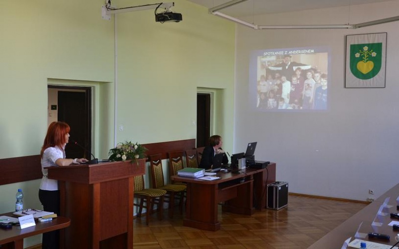 Zdjęcie w galerii na portalu naszwodzislaw.com: Najwybitniejsi uczniowie nagrodzeni wiadomości z regionu