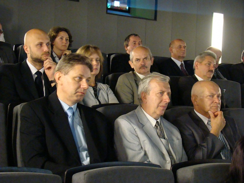 Zdjęcie w galerii na portalu naszwodzislaw.com: IUG: Duży może więcej wiadomości z regionu