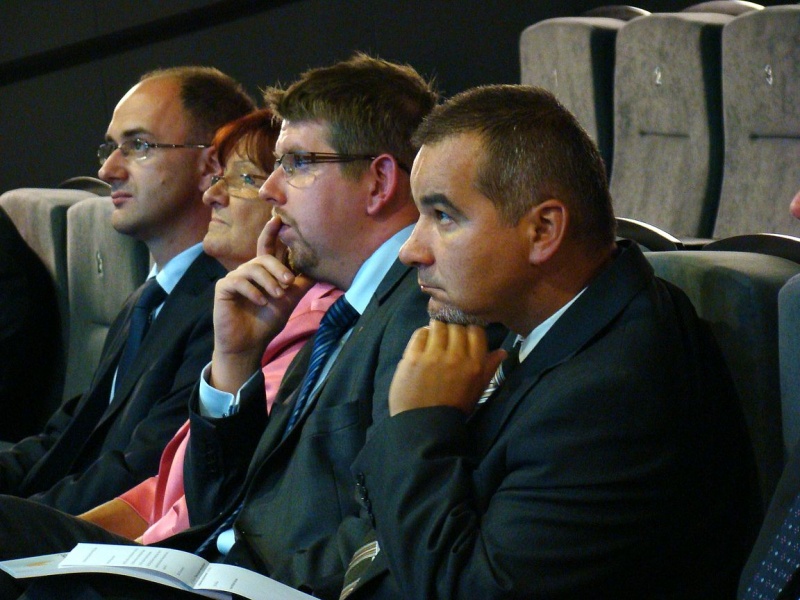 Zdjęcie w galerii na portalu naszwodzislaw.com: IUG: Duży może więcej wiadomości z regionu