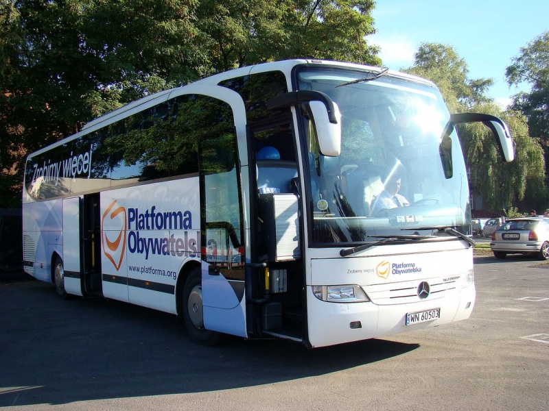 Zdjęcie w galerii na portalu naszwodzislaw.com: Kibice vs. poseł Zawadzki wiadomości z regionu