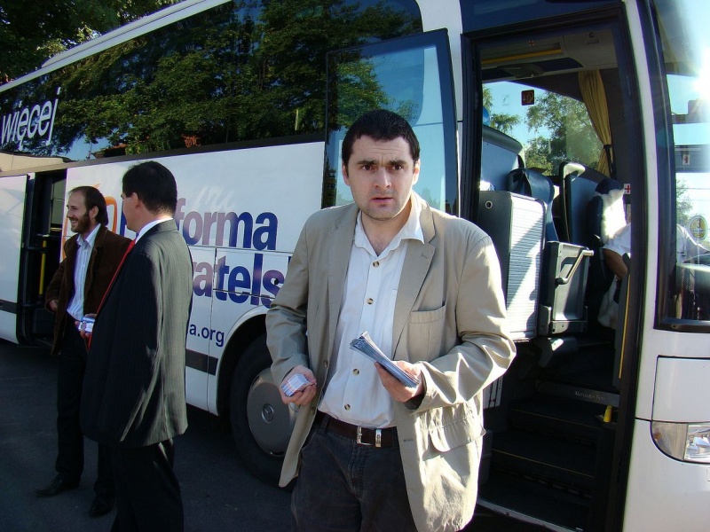 Zdjęcie w galerii na portalu naszwodzislaw.com: Kibice vs. poseł Zawadzki wiadomości z regionu