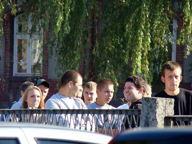 Zdjęcie w galerii na portalu naszwodzislaw.com: Kibice vs. poseł Zawadzki wiadomości z regionu