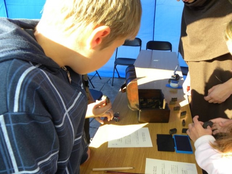 Zdjęcie w galerii na portalu naszwodzislaw.com: 120 dzieci na warsztatach drukarskich wiadomości z regionu