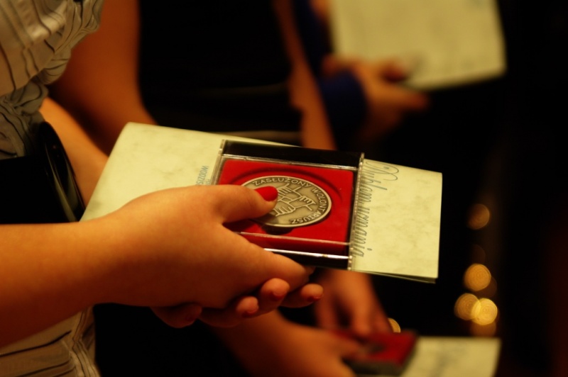 Zdjęcie w galerii na portalu naszwodzislaw.com: Sportowcy i wolontariusze nagrodzeni wiadomości z regionu