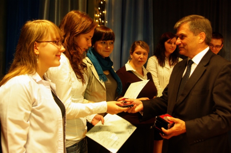 Zdjęcie w galerii na portalu naszwodzislaw.com: Sportowcy i wolontariusze nagrodzeni wiadomości z regionu