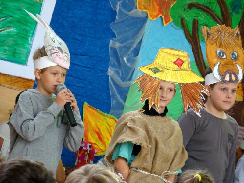 Zdjęcie w galerii na portalu naszwodzislaw.com: Słodko-kwaśne pasowanie na ucznia wiadomości z regionu