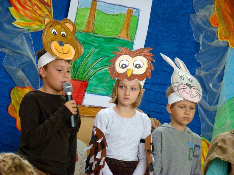 Zdjęcie w galerii na portalu naszwodzislaw.com: Słodko-kwaśne pasowanie na ucznia wiadomości z regionu