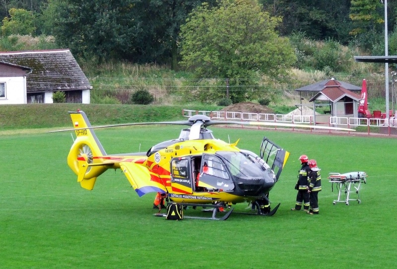 Zdjęcie w galerii na portalu naszwodzislaw.com: Śmigłowiec przetransportował ranną wiadomości z regionu