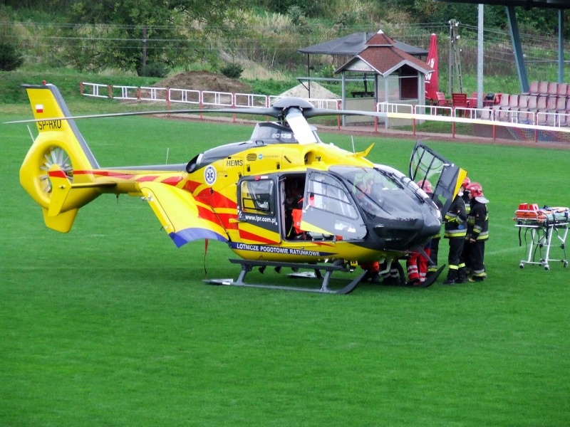 Zdjęcie w galerii na portalu naszwodzislaw.com: Śmigłowiec przetransportował ranną wiadomości z regionu