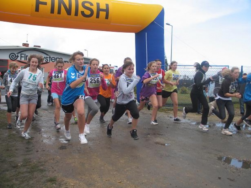 Zdjęcie w galerii na portalu naszwodzislaw.com: Bieg uliczny w Mszanie zakończony wiadomości z regionu