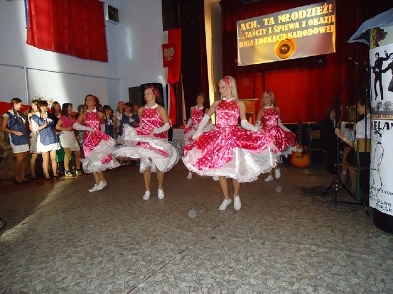 Zdjęcie w galerii na portalu naszwodzislaw.com: Powiat wyróżnił nauczycieli wiadomości z regionu