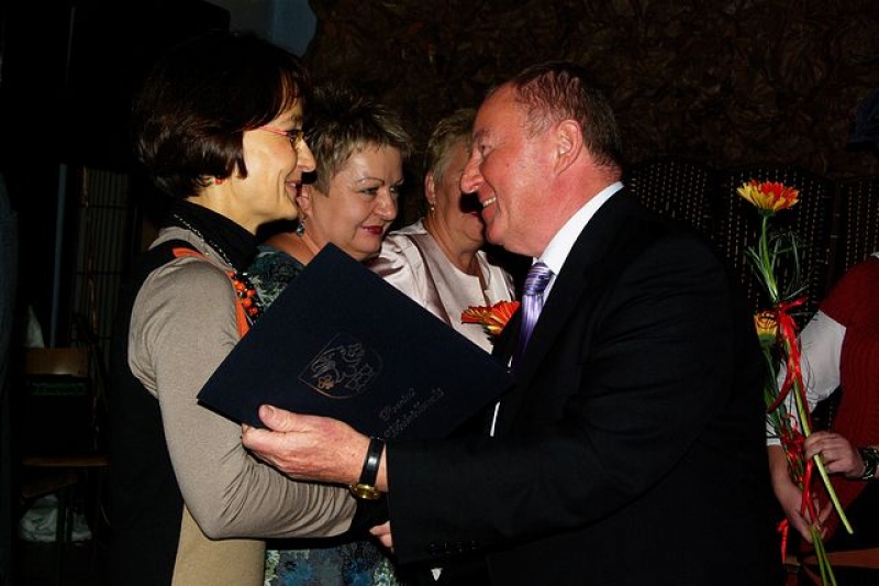 Zdjęcie w galerii na portalu naszwodzislaw.com: Powiat wyróżnił nauczycieli wiadomości z regionu