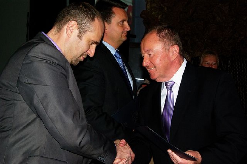 Zdjęcie w galerii na portalu naszwodzislaw.com: Powiat wyróżnił nauczycieli wiadomości z regionu