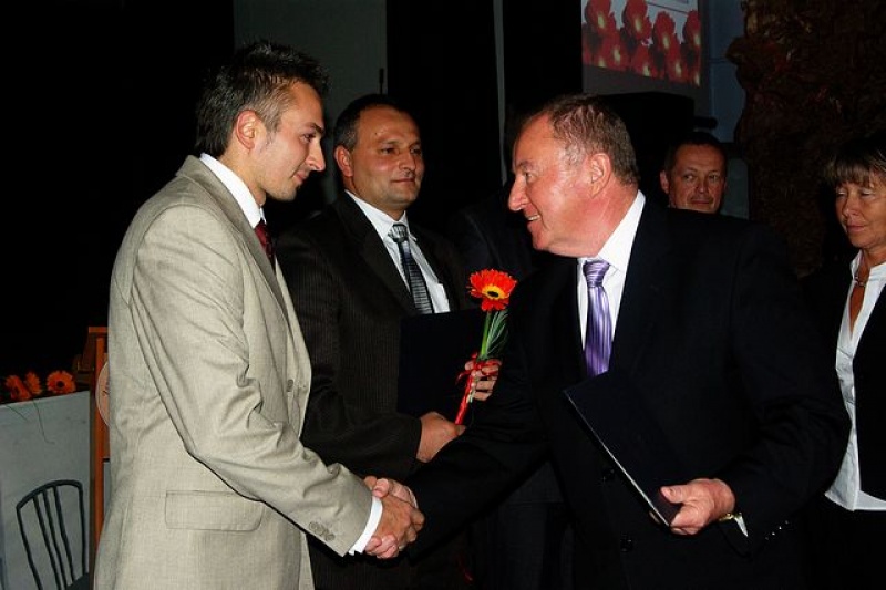 Zdjęcie w galerii na portalu naszwodzislaw.com: Powiat wyróżnił nauczycieli wiadomości z regionu