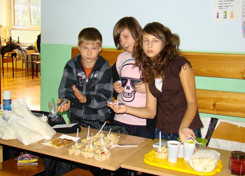 Zdjęcie w galerii na portalu naszwodzislaw.com: Pani dyrektor jak śląska gospodyni wiadomości z regionu