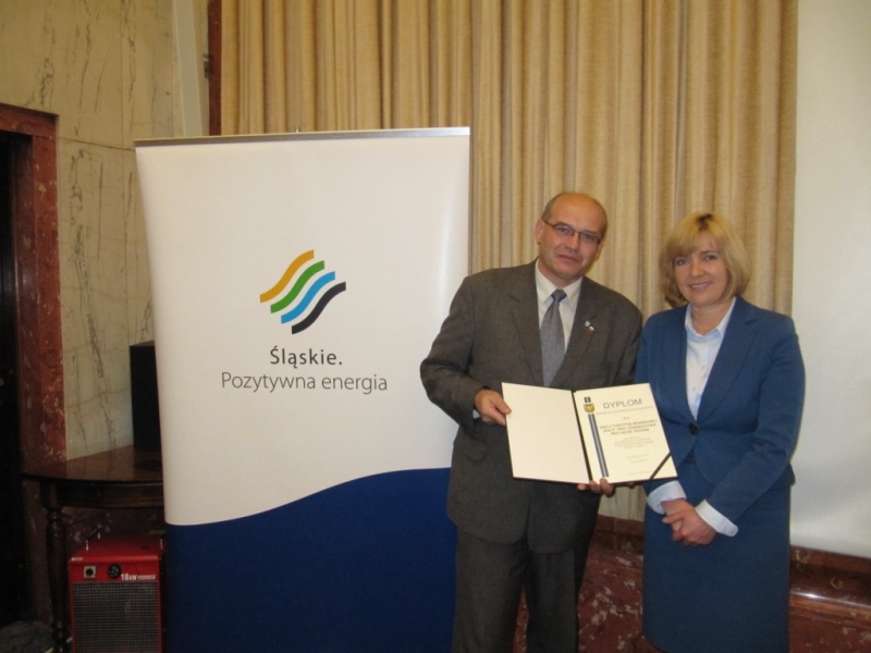 Zdjęcie w galerii na portalu naszwodzislaw.com: KOŁO z dyplomem marszałka wiadomości z regionu