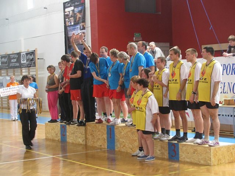 Zdjęcie w galerii na portalu naszwodzislaw.com: Niepełnosprawni walczyli o laury wiadomości z regionu