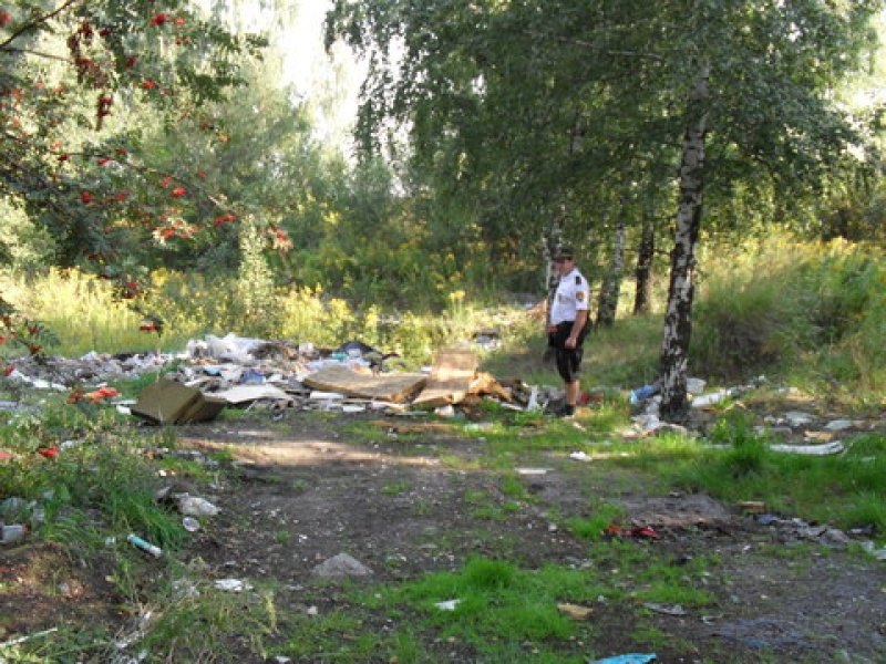 Zdjęcie w galerii na portalu naszwodzislaw.com: Posprzątał na własny koszt wiadomości z regionu