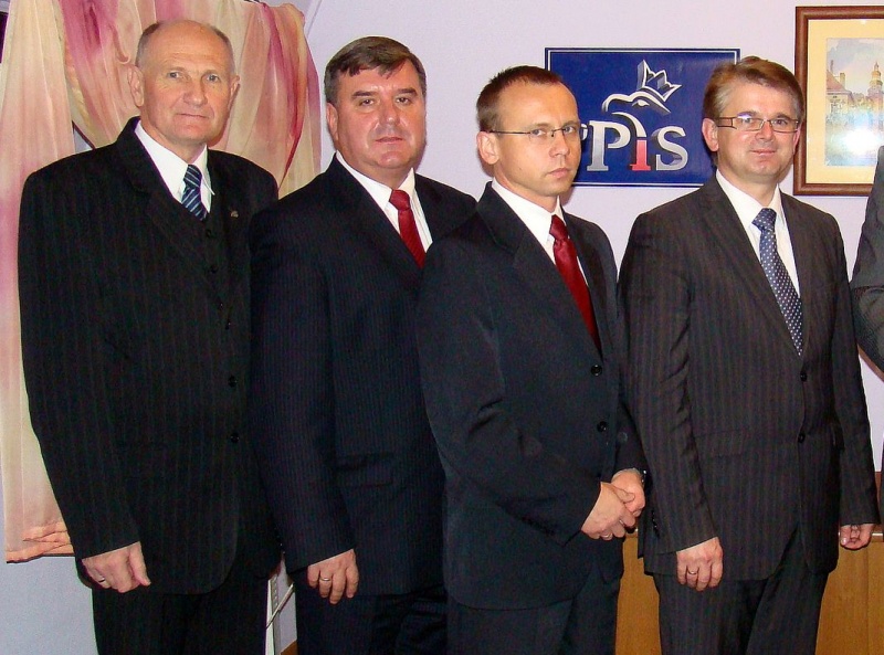 Zdjęcie w galerii na portalu naszwodzislaw.com: Najpierw praca, później przecinanie wstęg wiadomości z regionu