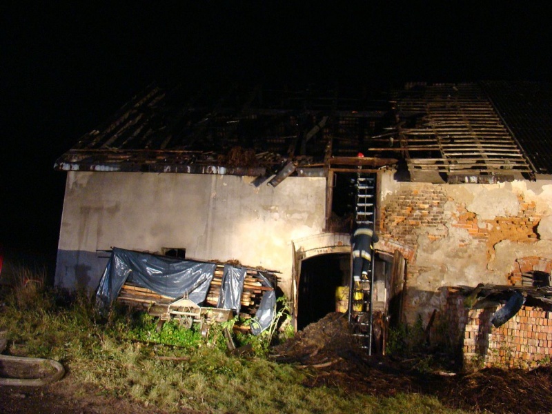 Zdjęcie w galerii na portalu naszwodzislaw.com: Wielki pożar w Krzyżkowicach wiadomości z regionu