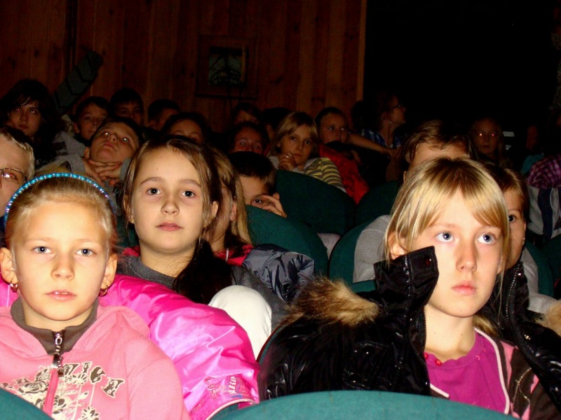 Zdjęcie w galerii na portalu naszwodzislaw.com: Zamienili oparcia foteli w klawisze wiadomości z regionu