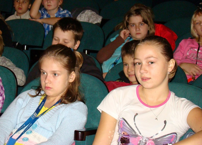 Zdjęcie w galerii na portalu naszwodzislaw.com: Zamienili oparcia foteli w klawisze wiadomości z regionu