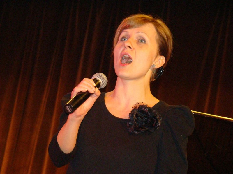 Zdjęcie w galerii na portalu naszwodzislaw.com: Zamienili oparcia foteli w klawisze wiadomości z regionu