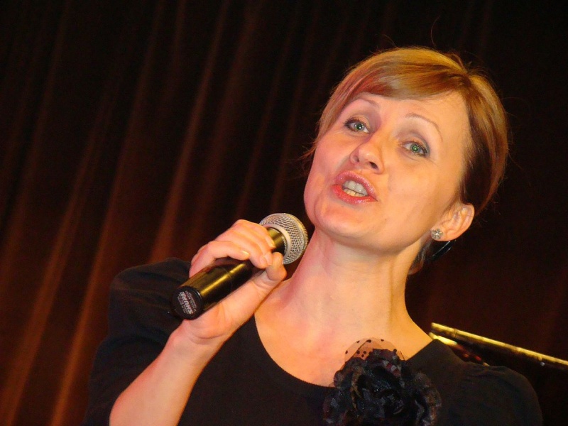 Zdjęcie w galerii na portalu naszwodzislaw.com: Zamienili oparcia foteli w klawisze wiadomości z regionu