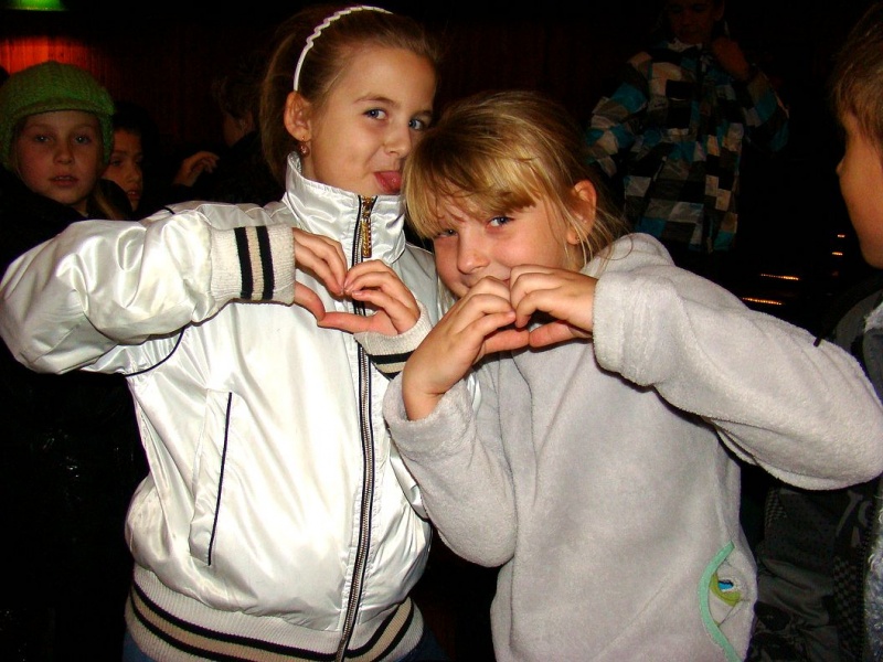 Zdjęcie w galerii na portalu naszwodzislaw.com: Zamienili oparcia foteli w klawisze wiadomości z regionu