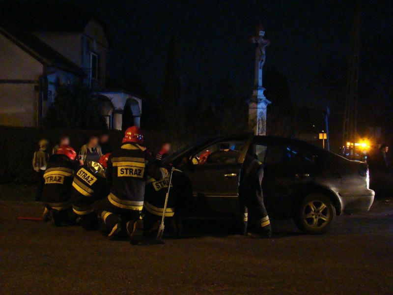 Zdjęcie w galerii na portalu naszwodzislaw.com: Zderzenie na skrzyżowaniu w Gogołowej wiadomości z regionu