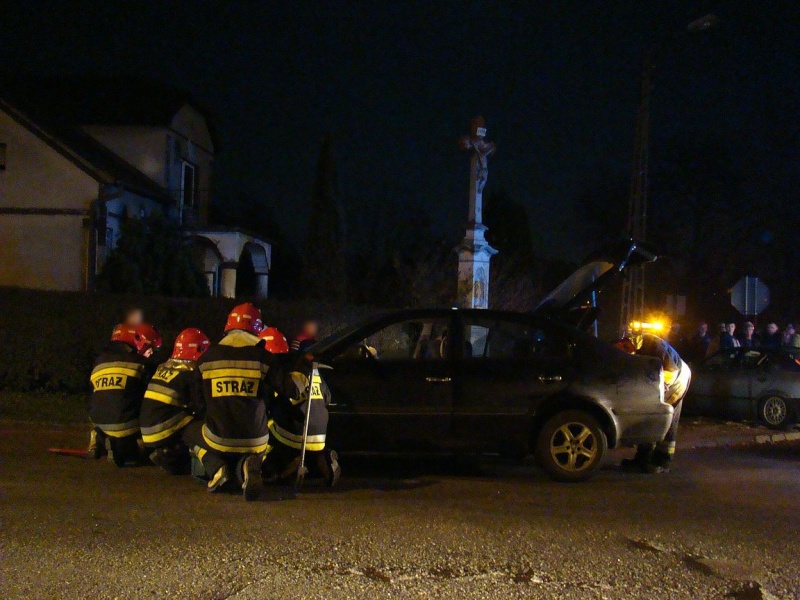 Zdjęcie w galerii na portalu naszwodzislaw.com: Zderzenie na skrzyżowaniu w Gogołowej wiadomości z regionu