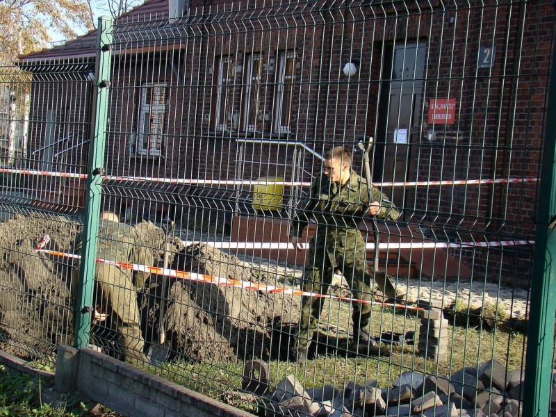 Zdjęcie w galerii na portalu naszwodzislaw.com: Osiem granatów przy KWK Marcel wiadomości z regionu