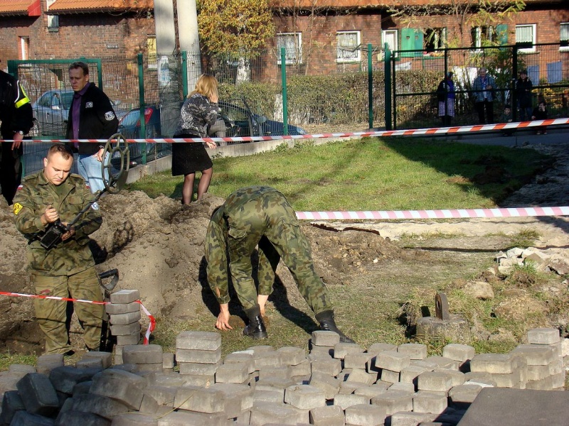 Zdjęcie w galerii na portalu naszwodzislaw.com: Osiem granatów przy KWK Marcel wiadomości z regionu