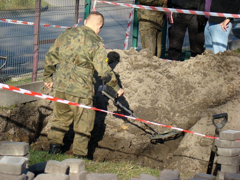 Zdjęcie w galerii na portalu naszwodzislaw.com: Osiem granatów przy KWK Marcel wiadomości z regionu