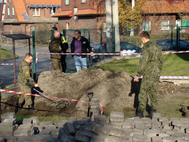 Zdjęcie w galerii na portalu naszwodzislaw.com: Osiem granatów przy KWK Marcel wiadomości z regionu