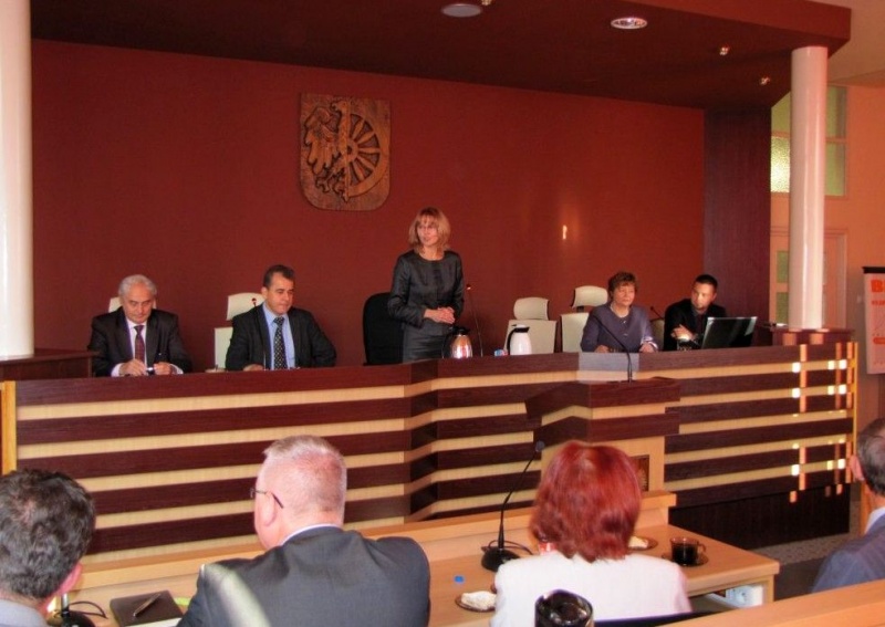 Zdjęcie w galerii na portalu naszwodzislaw.com: Zadowolony urzędnik to sprawny urząd wiadomości z regionu