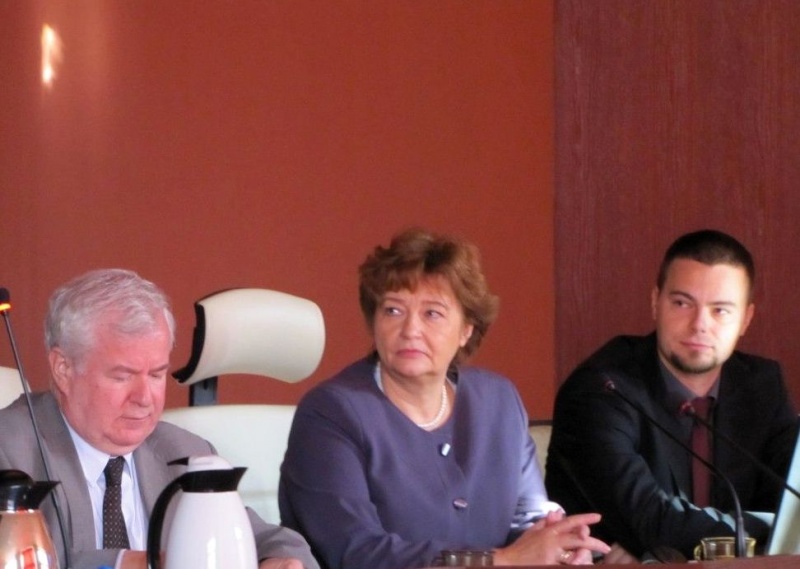 Zdjęcie w galerii na portalu naszwodzislaw.com: Zadowolony urzędnik to sprawny urząd wiadomości z regionu