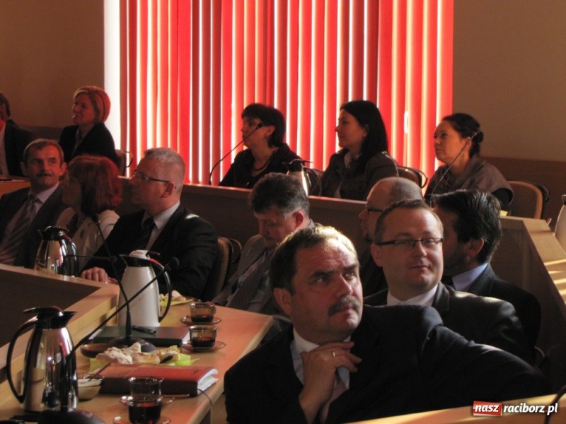 Zdjęcie w galerii na portalu naszwodzislaw.com: Zadowolony urzędnik to sprawny urząd wiadomości z regionu