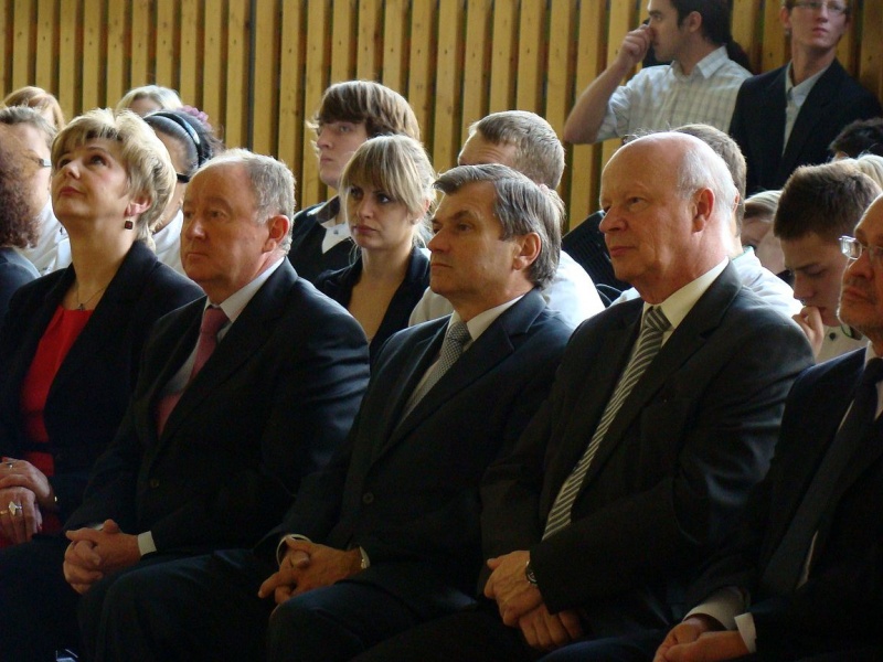 Zdjęcie w galerii na portalu naszwodzislaw.com: Największa sala, jaką dysponują szkoły wiadomości z regionu