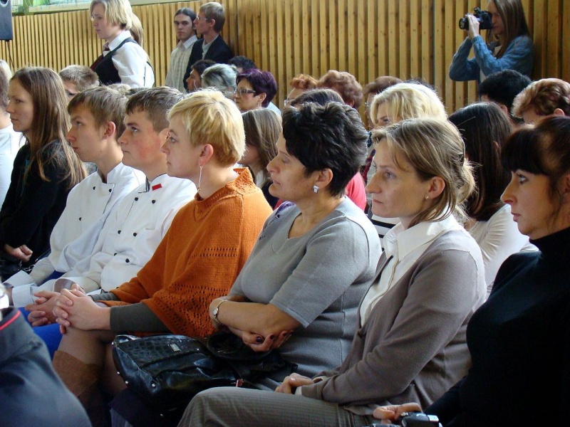 Zdjęcie w galerii na portalu naszwodzislaw.com: Największa sala, jaką dysponują szkoły wiadomości z regionu