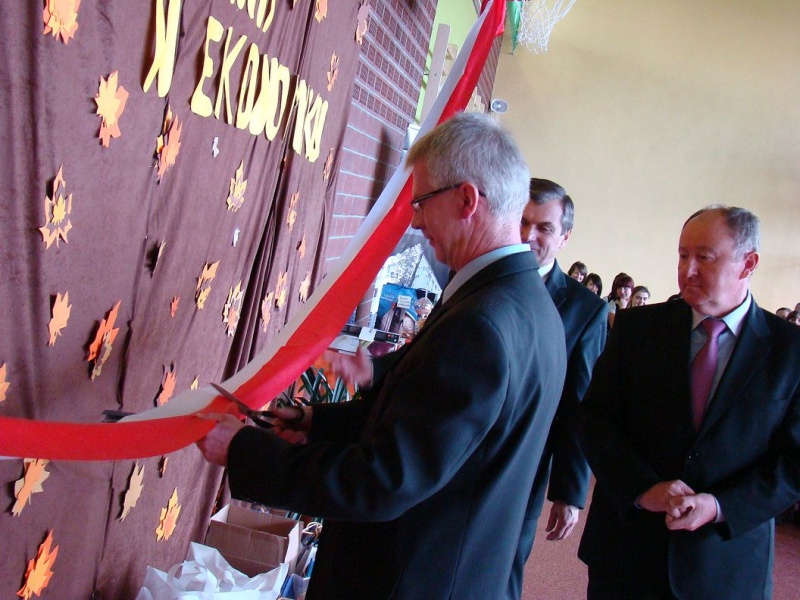 Zdjęcie w galerii na portalu naszwodzislaw.com: Największa sala, jaką dysponują szkoły wiadomości z regionu