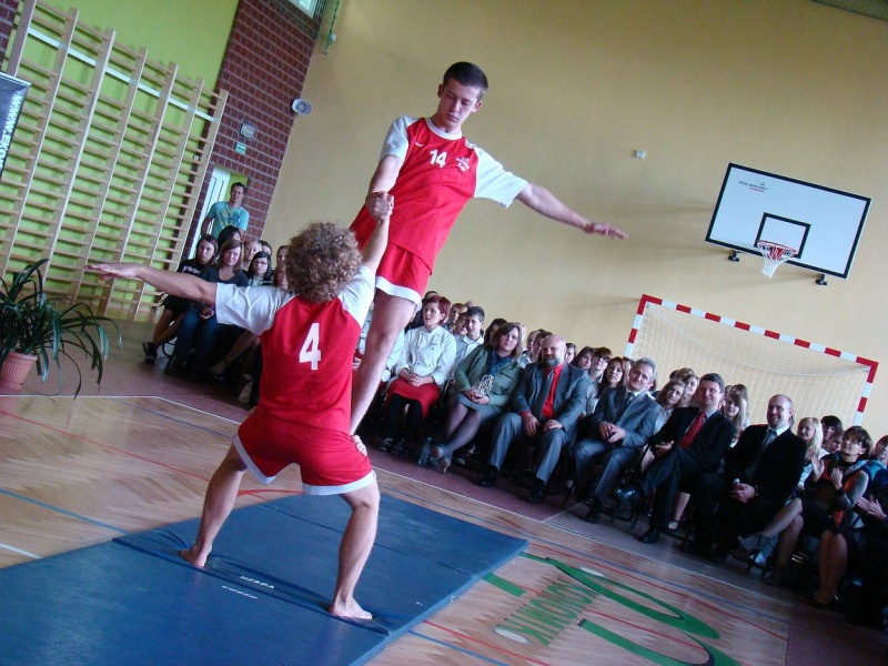 Zdjęcie w galerii na portalu naszwodzislaw.com: Największa sala, jaką dysponują szkoły wiadomości z regionu