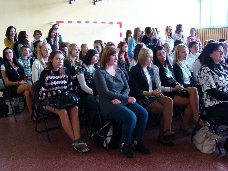 Zdjęcie w galerii na portalu naszwodzislaw.com: Największa sala, jaką dysponują szkoły wiadomości z regionu