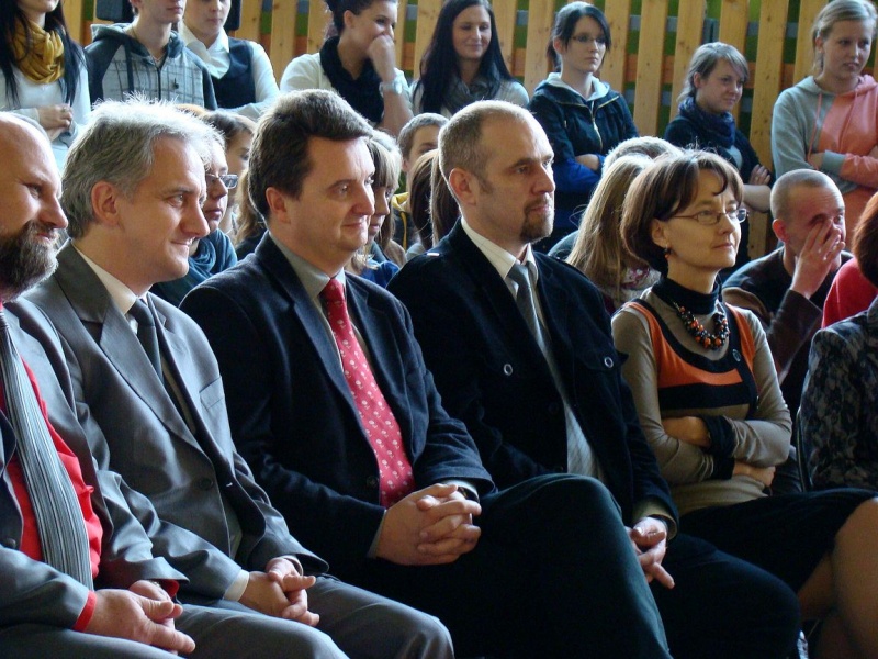 Zdjęcie w galerii na portalu naszwodzislaw.com: Największa sala, jaką dysponują szkoły wiadomości z regionu