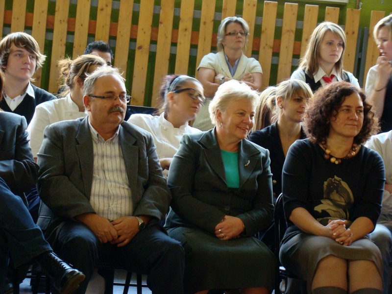 Zdjęcie w galerii na portalu naszwodzislaw.com: Największa sala, jaką dysponują szkoły wiadomości z regionu