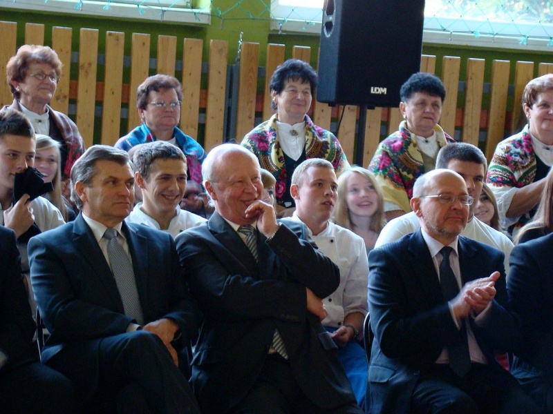 Zdjęcie w galerii na portalu naszwodzislaw.com: Największa sala, jaką dysponują szkoły wiadomości z regionu