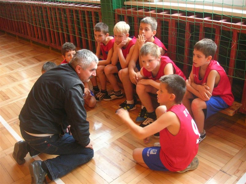 Zdjęcie w galerii na portalu naszwodzislaw.com: SP nr 28 zwyciężyła w turnieju koszykówki wiadomości z regionu