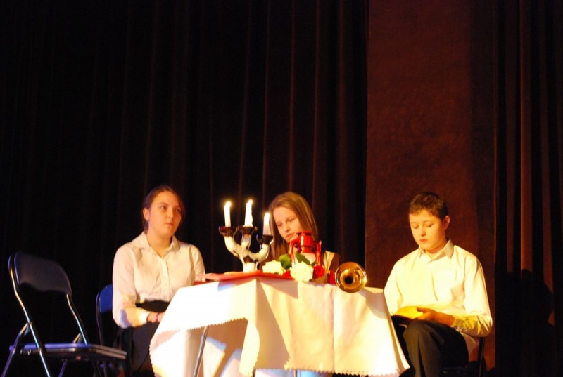 Zdjęcie w galerii na portalu naszwodzislaw.com: Prezydent w roli nauczyciela historii wiadomości z regionu